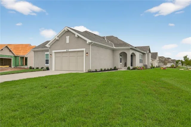 $578,025 | 8217 Aurora Street, Lenexa, KS 66220