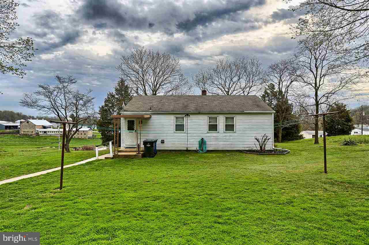 5194 East Prospect Road York, PA 17406 - Photo 2 of 25