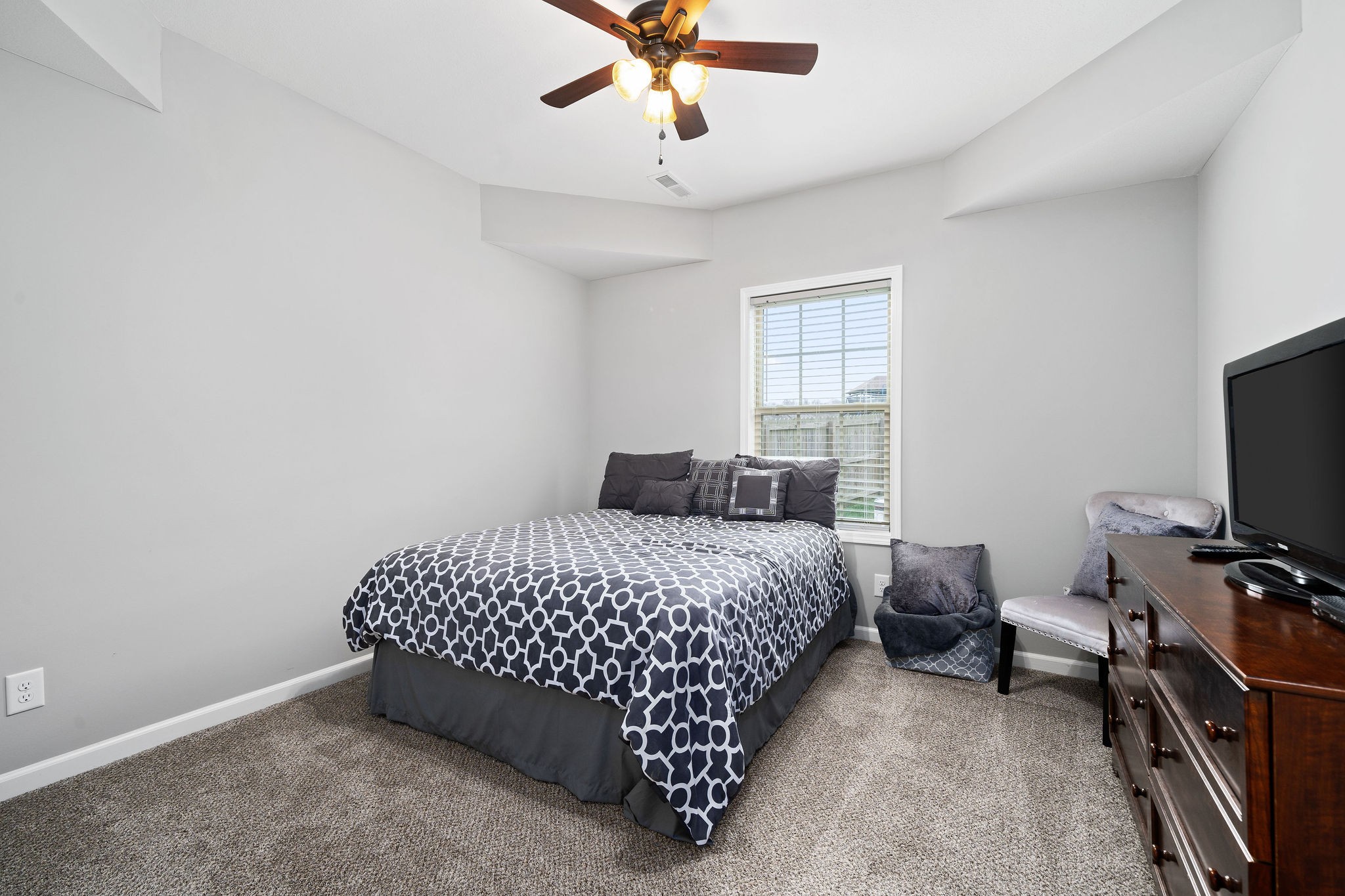 1566 Raven Road Clarksville, TN 37042 - Photo 27 of 33 Gallery Image 27