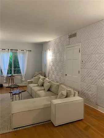$4,400 | 329 West 28th Street, Miami Beach, FL 33140