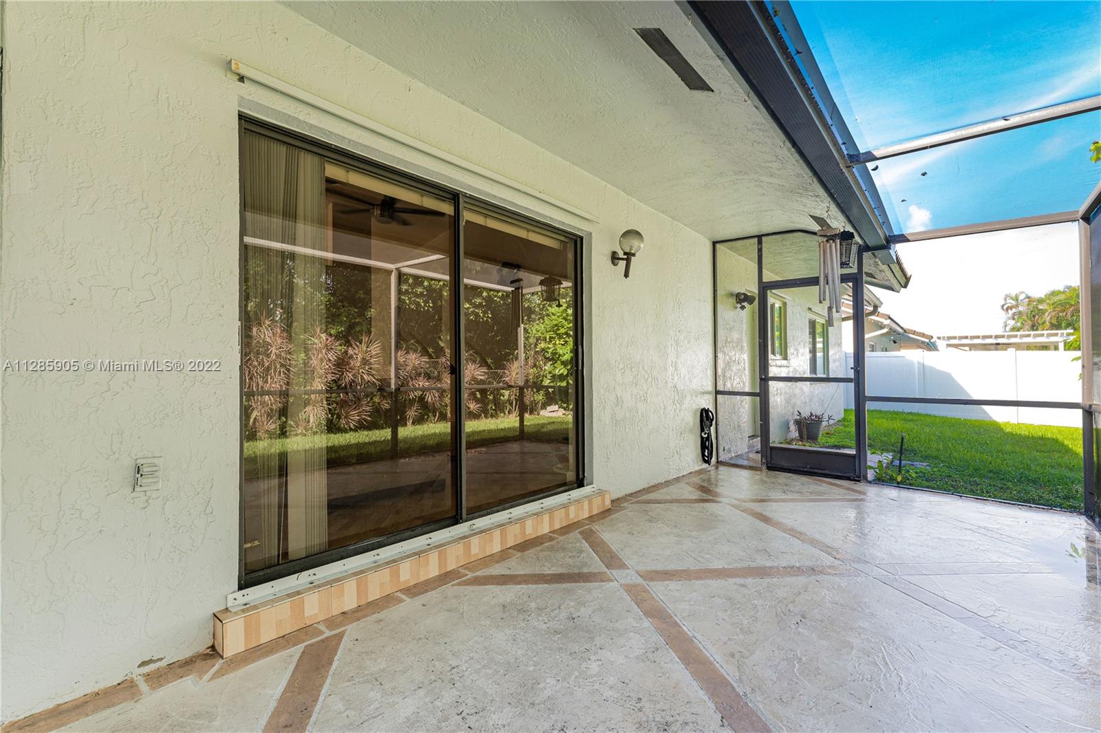 15841 Huntridge Road Davie, FL 33331 - Photo 21 of 26 Gallery Image 21