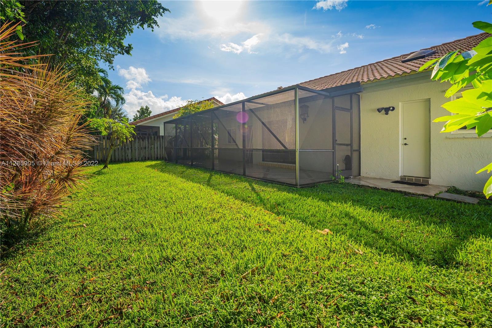 15841 Huntridge Road Davie, FL 33331 - Photo 23 of 26 Gallery Image 23