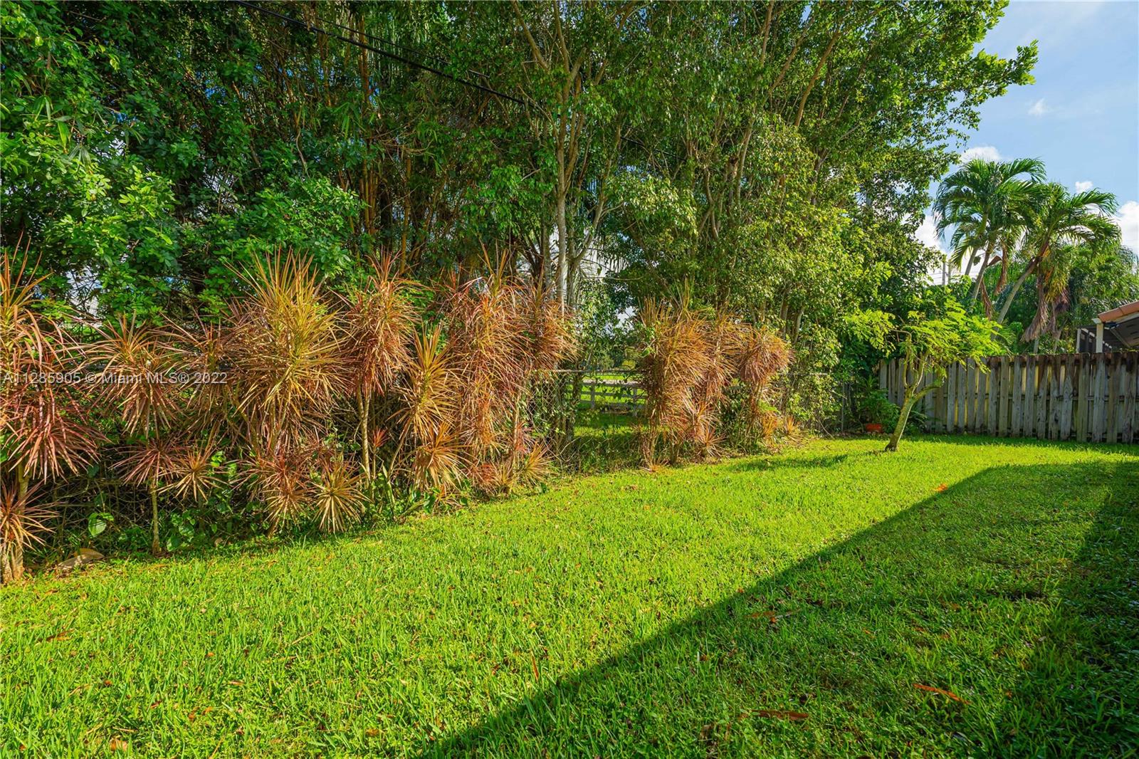 15841 Huntridge Road Davie, FL 33331 - Photo 24 of 26 Gallery Image 24