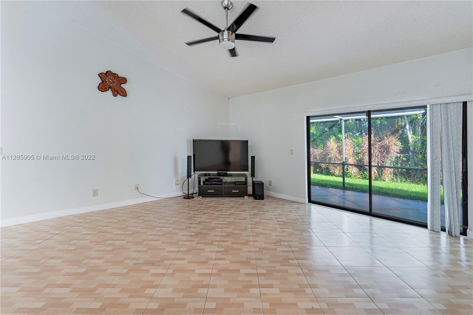 15841 Huntridge Road Davie, FL 33331 - Photo 8 of 26 Gallery Image 8