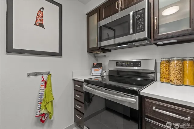 $2,995 | 4222 Beach Drive Southwest, Unit 303, Seattle, WA 98116