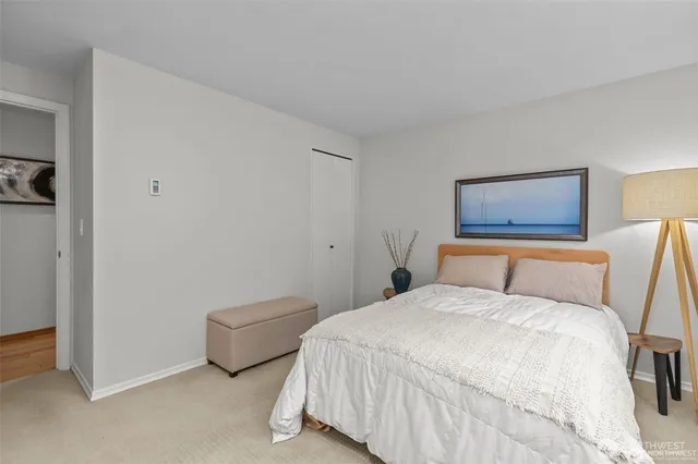 $2,995 | 4222 Beach Drive Southwest, Unit 303, Seattle, WA 98116