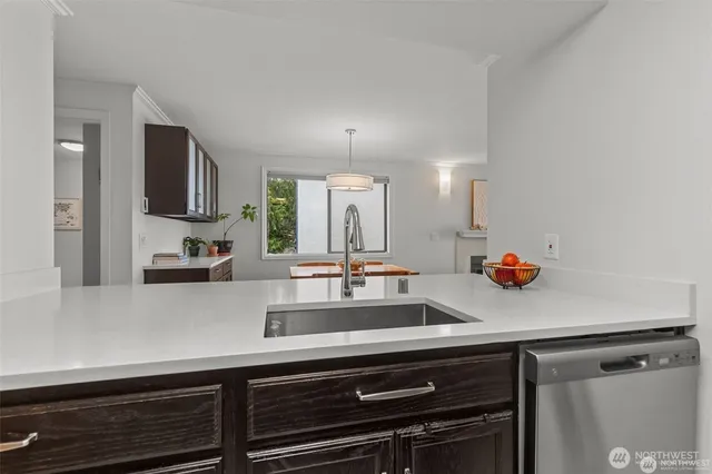 $2,995 | 4222 Beach Drive Southwest, Unit 303, Seattle, WA 98116