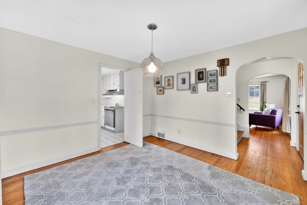 121 Benz Street Springfield, MA 01118 - Photo 13 of 40