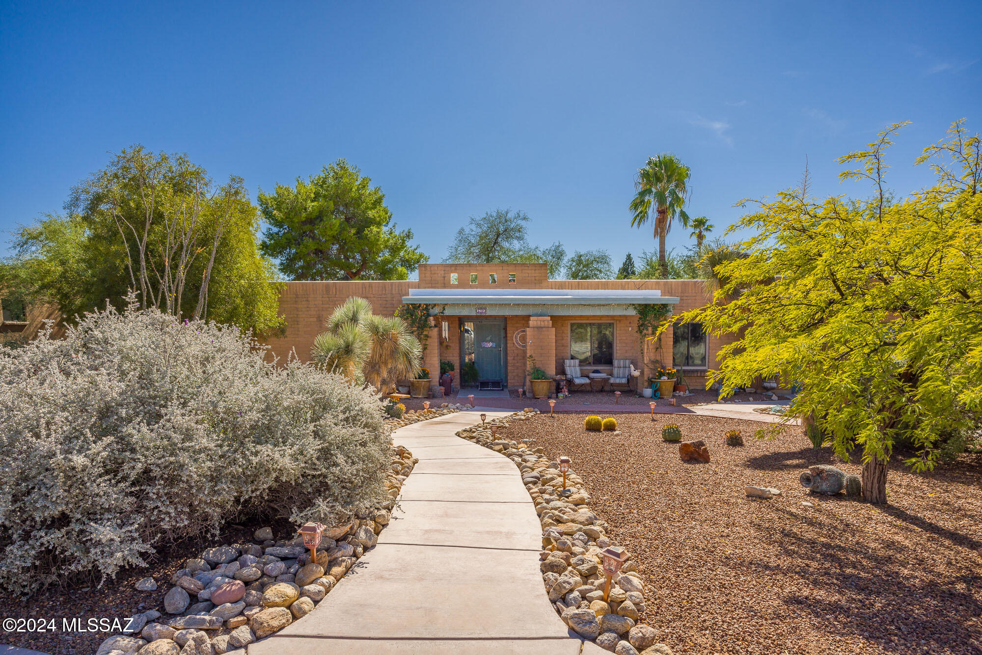 7912 East Presidio Road Tucson, AZ 85750 - Photo 2 of 37 Gallery Image 2