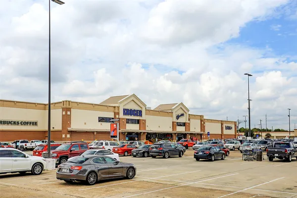 $2,700 | 1607 Willowby Drive, Houston, TX 77008