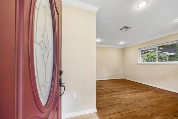$2,700 | 1607 Willowby Drive, Houston, TX 77008