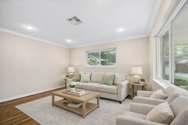 $2,700 | 1607 Willowby Drive, Houston, TX 77008