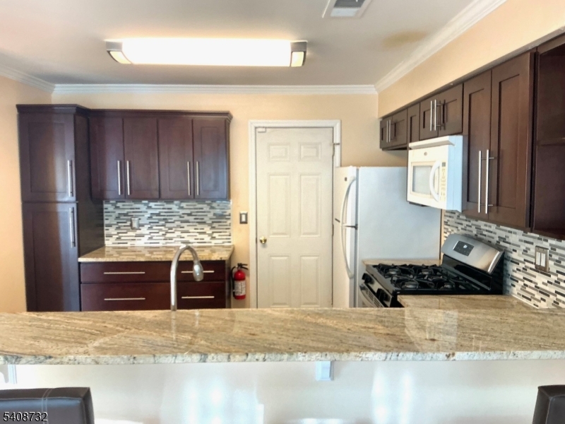 87 Winchester Way Somerset, NJ 08873 - Photo 6 of 20