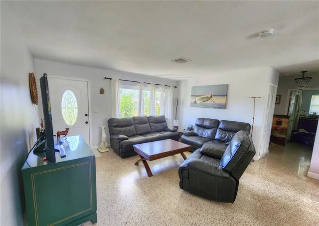 $3,000 | 11645 Oxford Street, Seminole, FL 33772