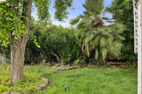 $439,000 | 7360 Meadowgate Drive, Sacramento, CA 95823