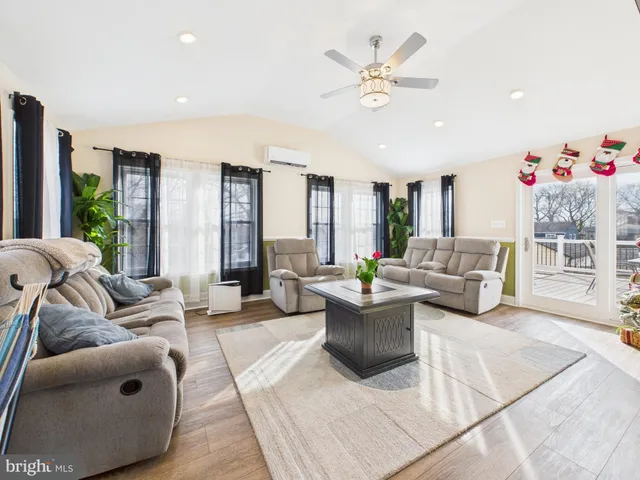 $515,000 | 6803 Ingraham Street, Riverdale, MD 20737