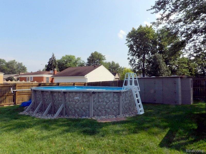 22226 Derby Road Woodhaven, MI 48183 - Photo 4 of 41