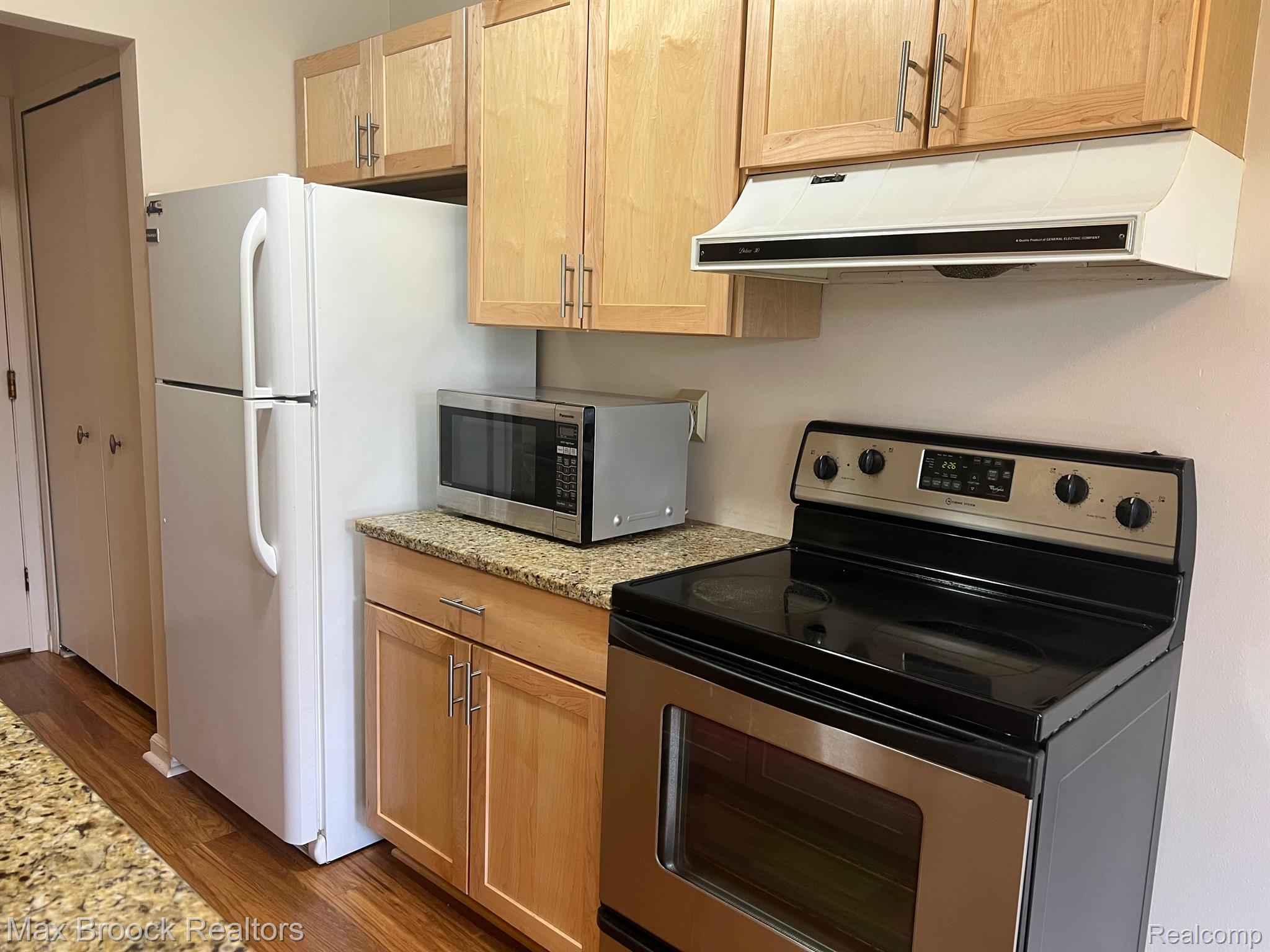 3915 Lone Pine Road, Unit 101 West Bloomfield, MI 48323 - Photo 7 of 21 Gallery Image 7