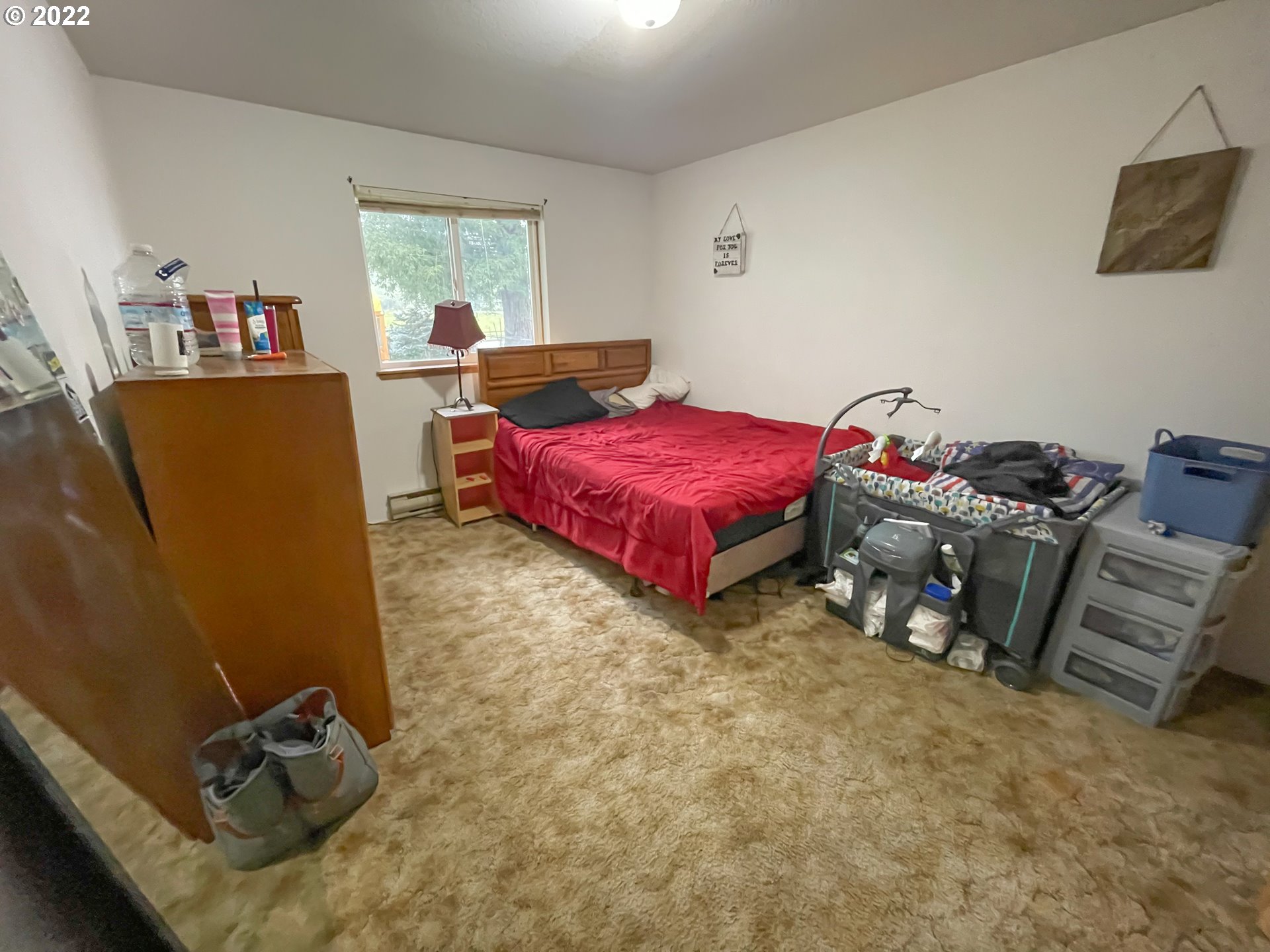 306 Columbia Loop Road Roseburg, OR 97471 - Photo 16 of 17 a room with furniture and a window