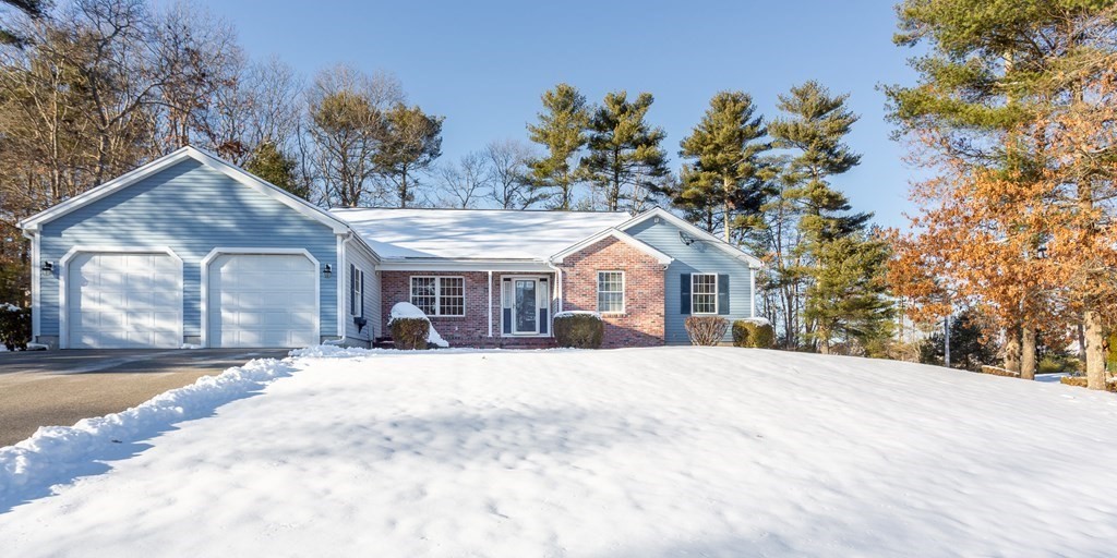 29 Reservoir Road Acushnet, MA 02743 - Photo 1 of 31 Gallery Image 1