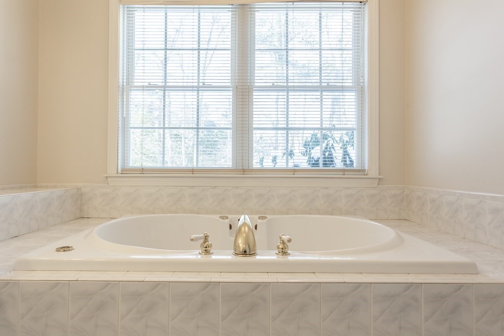 29 Reservoir Road Acushnet, MA 02743 - Photo 18 of 31 Gallery Image 18