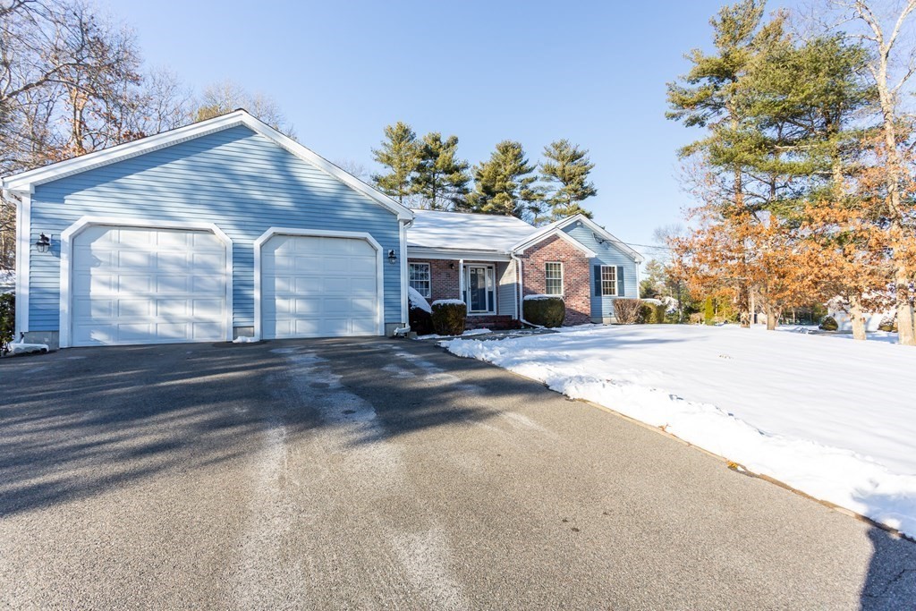 29 Reservoir Road Acushnet, MA 02743 - Photo 2 of 31 Gallery Image 2