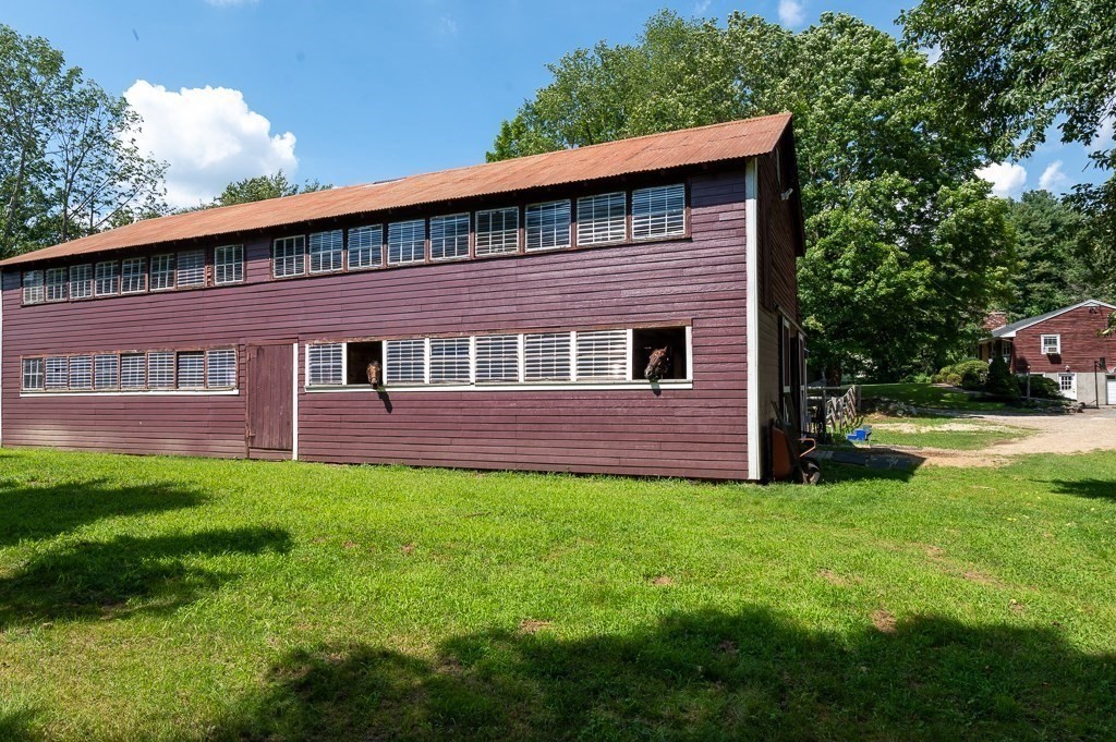 195 Charlton Road Spencer, MA 01562 - Photo 4 of 42 Gallery Image 4