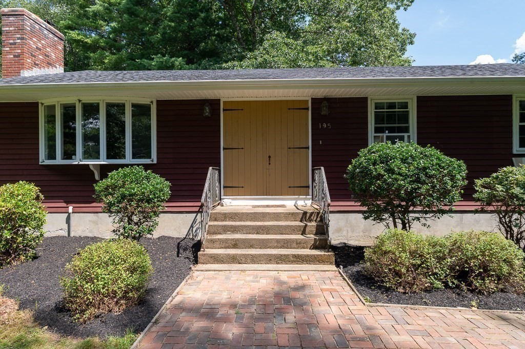 195 Charlton Road Spencer, MA 01562 - Photo 6 of 42 Gallery Image 6