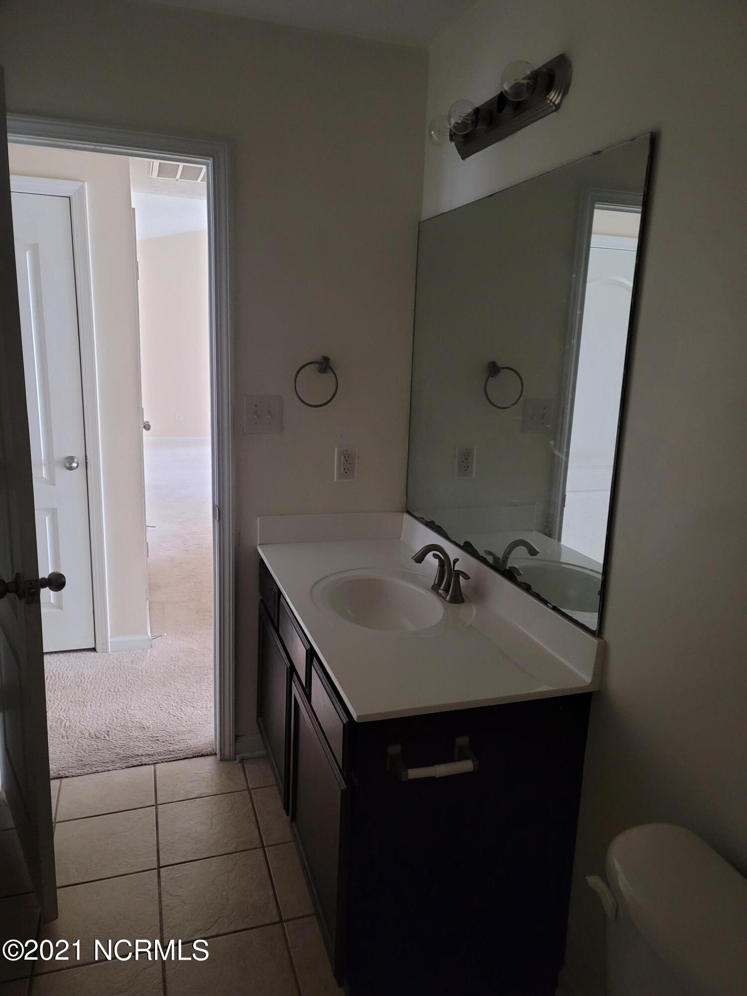 335 Tall Pine Road Havelock, NC 28532 - Photo 20 of 28 Hall Bath