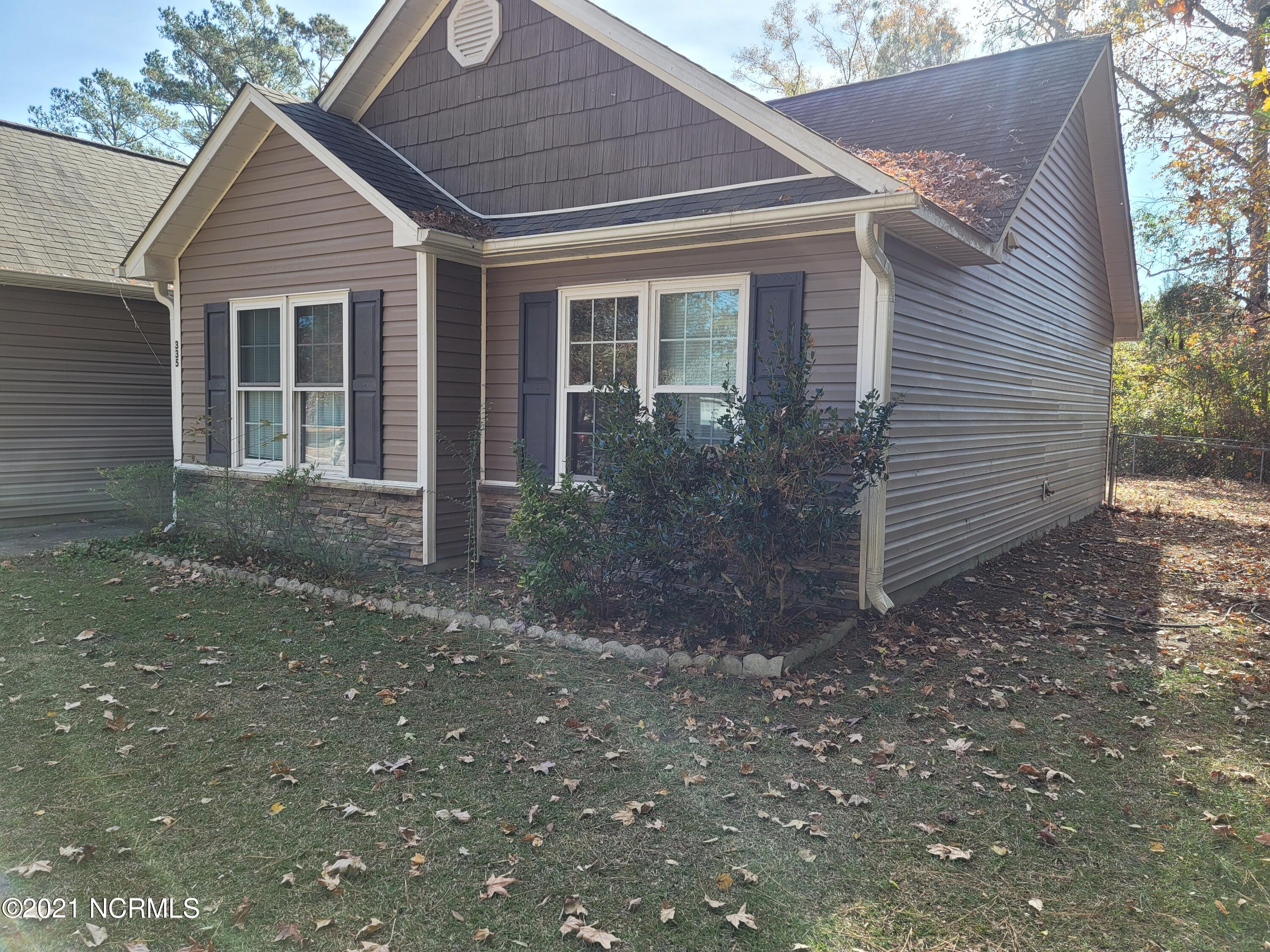 335 Tall Pine Road Havelock, NC 28532 - Photo 4 of 28 20211203_111638