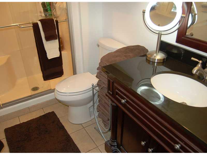 1715 Partridge Run Road Upper St. Clair, PA 15241 - Photo 18 of 25 Master Bath/Spa.