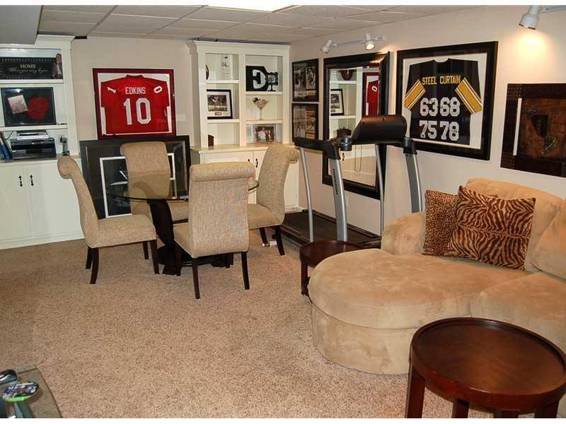 1715 Partridge Run Road Upper St. Clair, PA 15241 - Photo 22 of 25 Great Room.
