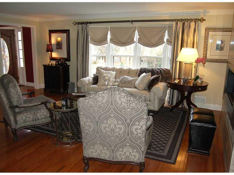 1715 Partridge Run Road Upper St. Clair, PA 15241 - Photo 7 of 25 Living Room.