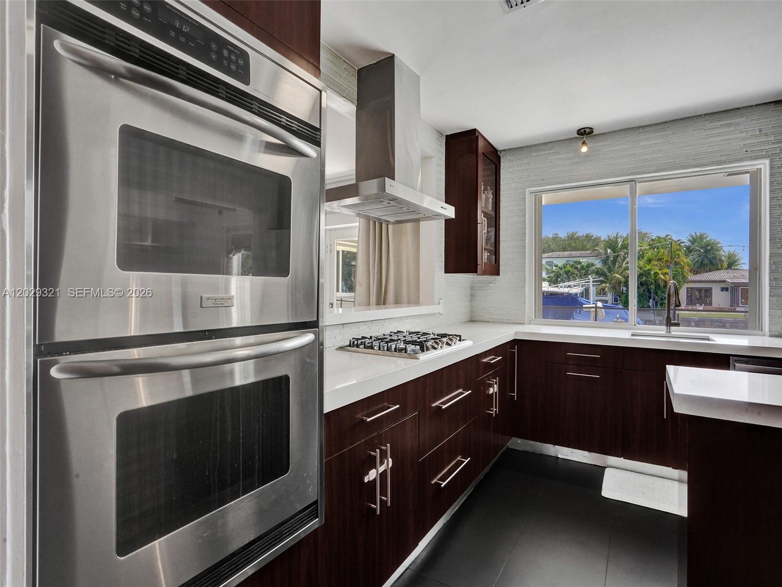1912 Northeast 119th Road North Miami, FL 33181 - Photo 18 of 66
