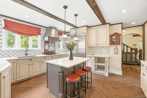 $1,800,000 | 14 Overhill Road, New Rochelle, NY 10804