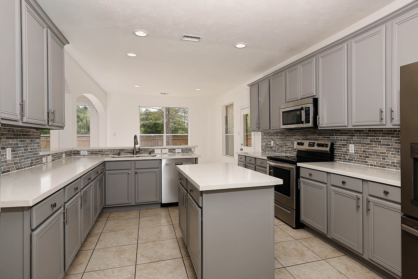 46 South April Mist Circle Conroe, TX 77385 - Photo 15 of 30