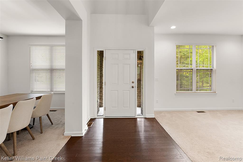 201 Beechview Drive Rochester, MI 48306 - Photo 5 of 55