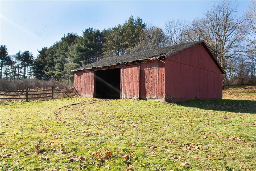 5940 Warren - Sharon Road Brookfield, OH 44403 - Photo 6 of 35 60x40 barn with water, electric and horse stalls