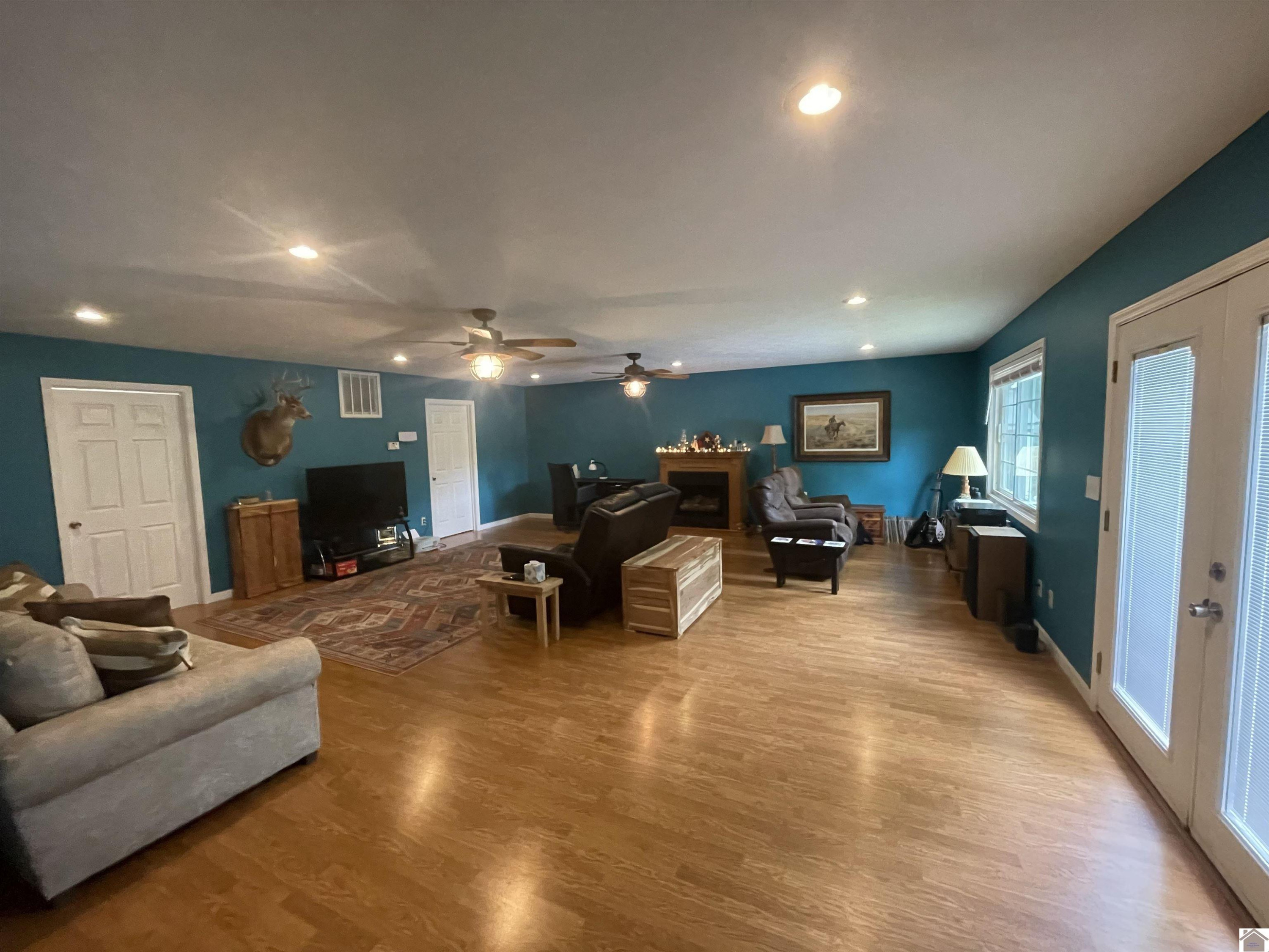 782 Bid Southern Road Tiline, KY 42083 - Photo 16 of 47 Family room
