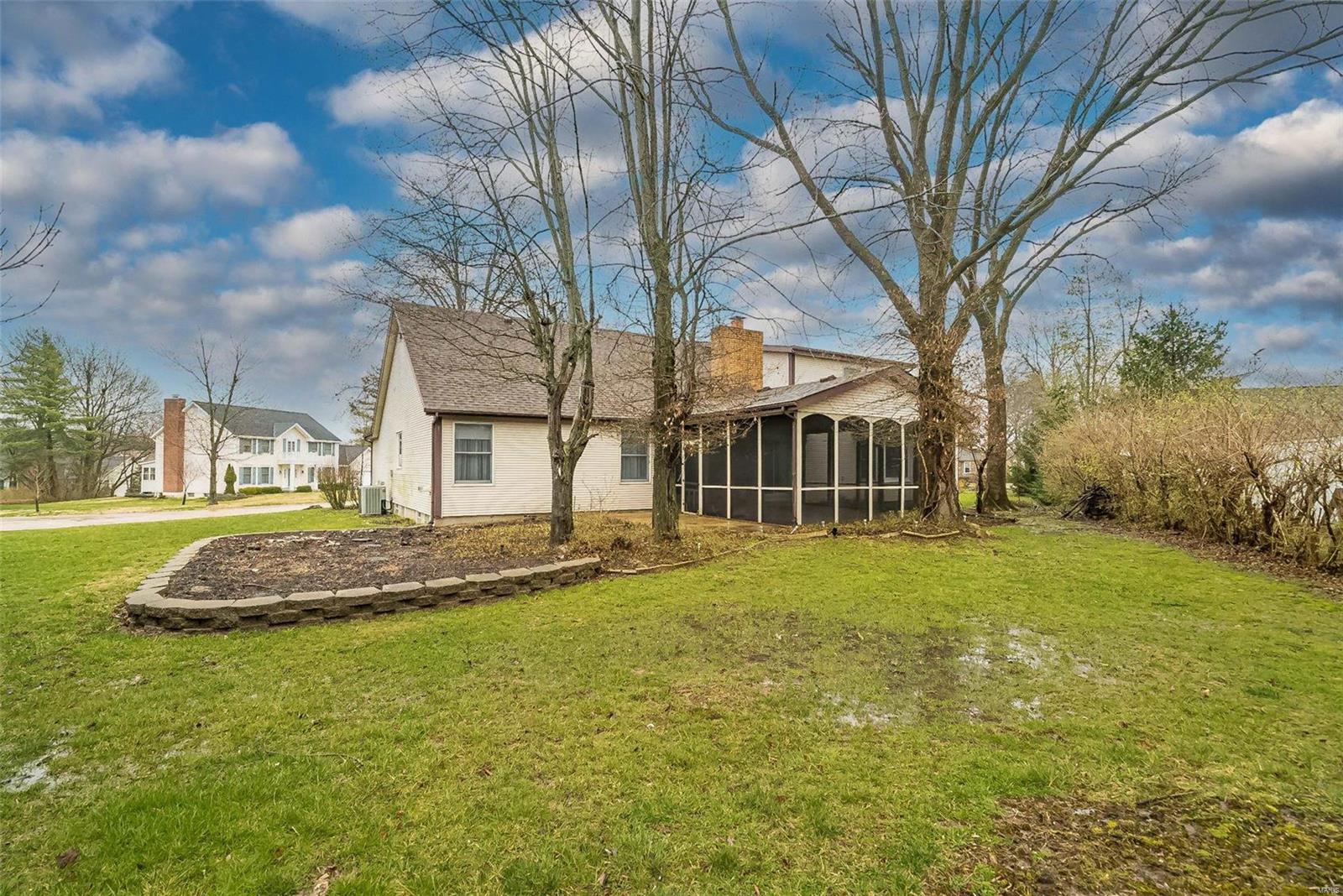 14719 Mill Spring Drive Chesterfield, MO 63017 - Photo 3 of 48