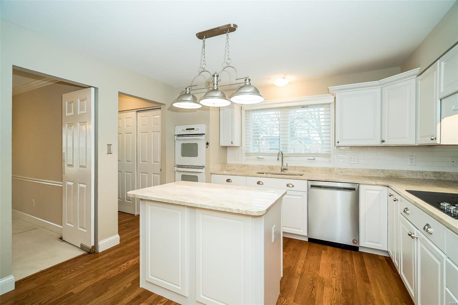 14719 Mill Spring Drive Chesterfield, MO 63017 - Photo 7 of 48