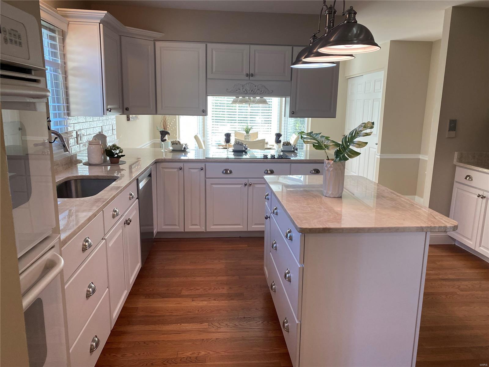 14719 Mill Spring Drive Chesterfield, MO 63017 - Photo 8 of 48