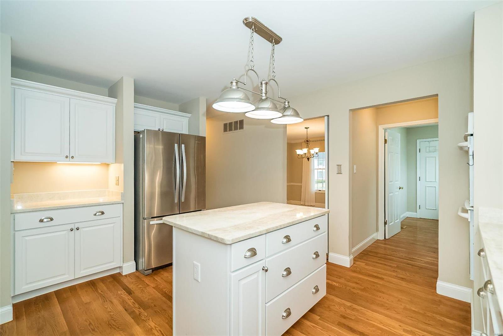 14719 Mill Spring Drive Chesterfield, MO 63017 - Photo 9 of 48