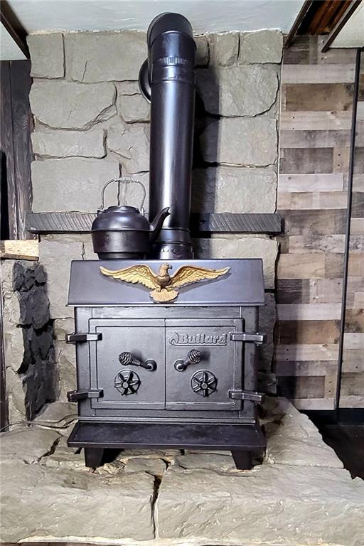 5107 McCandless Road Butler, PA 16001 - Photo 24 of 25 a close view of stove