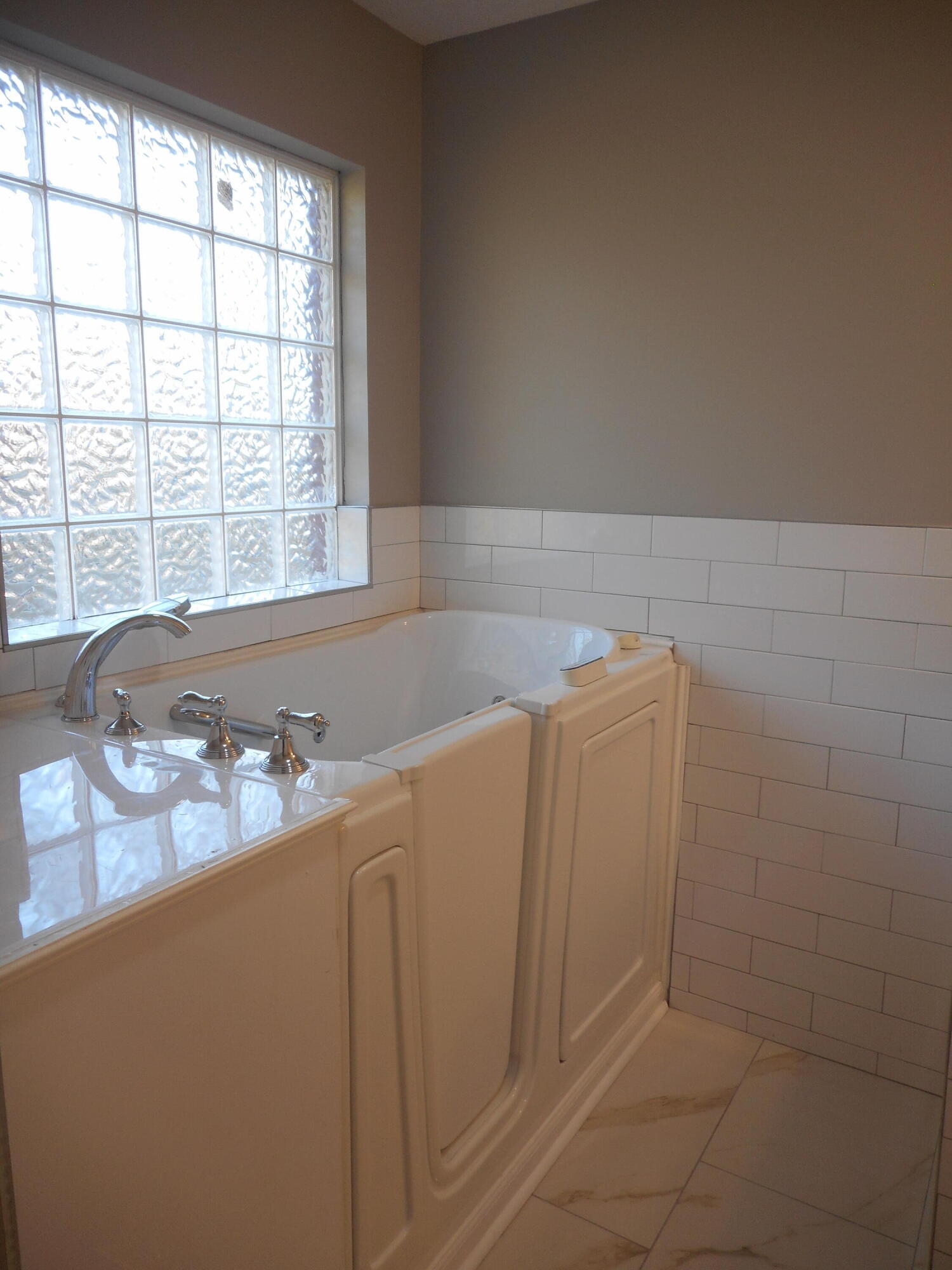 2748 Davis Mill Road Hephzibah, GA 30815 - Photo 26 of 36 Walk-In Therapeutic Tub