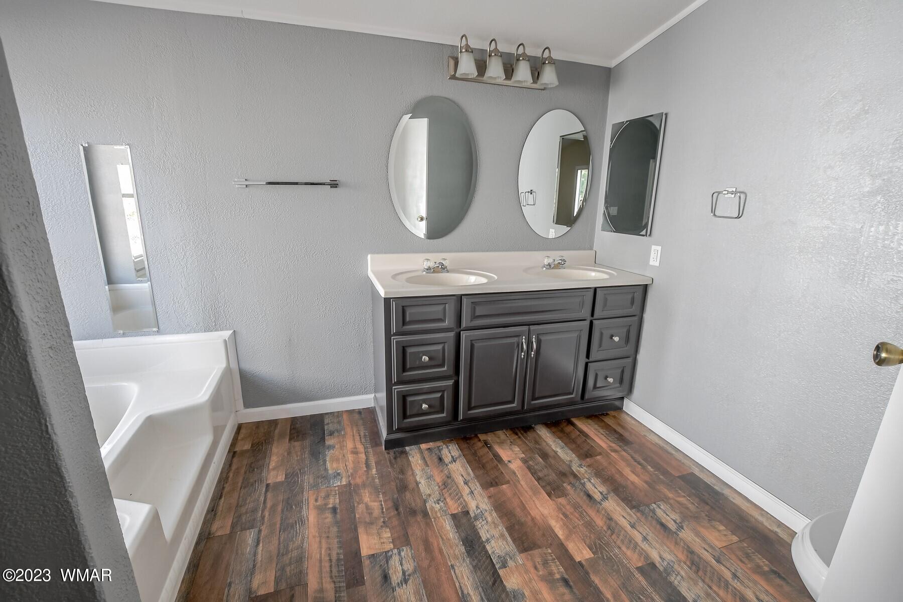 1033 Pine Ridge Drive Show Low, AZ 85901 - Photo 12 of 34