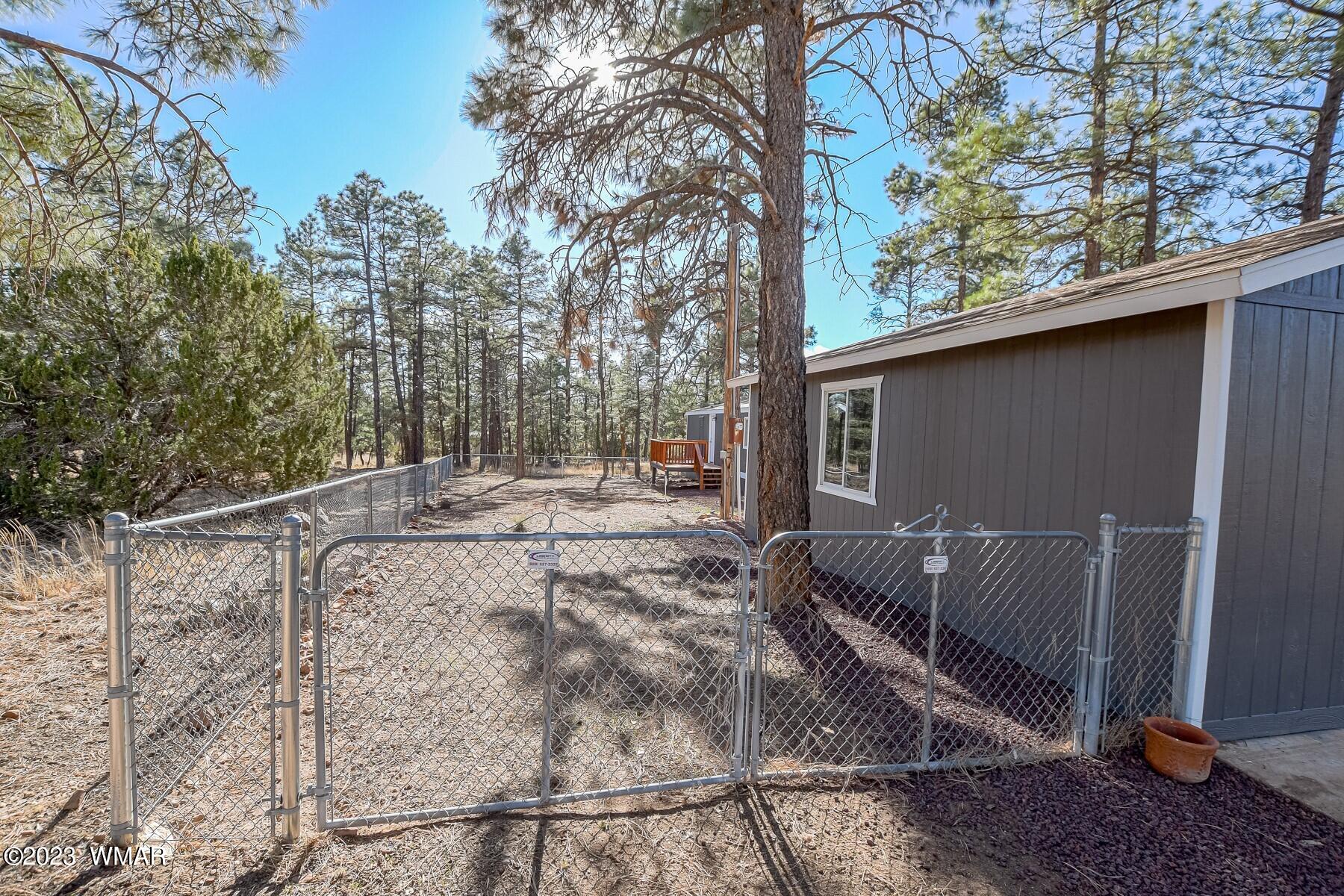 1033 Pine Ridge Drive Show Low, AZ 85901 - Photo 20 of 34