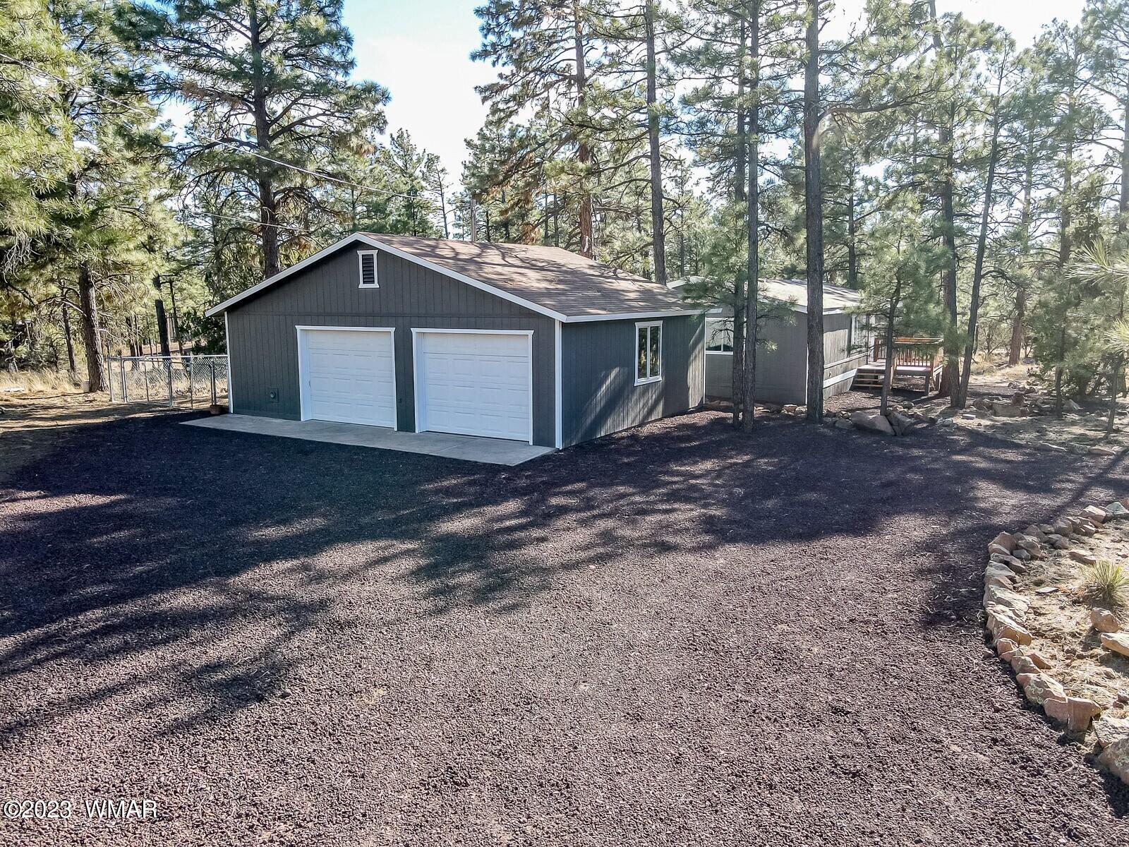 1033 Pine Ridge Drive Show Low, AZ 85901 - Photo 25 of 34