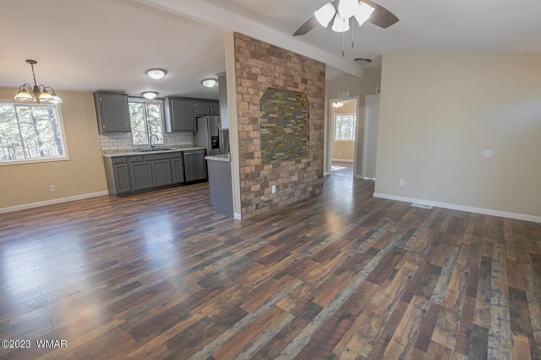 1033 Pine Ridge Drive Show Low, AZ 85901 - Photo 4 of 34