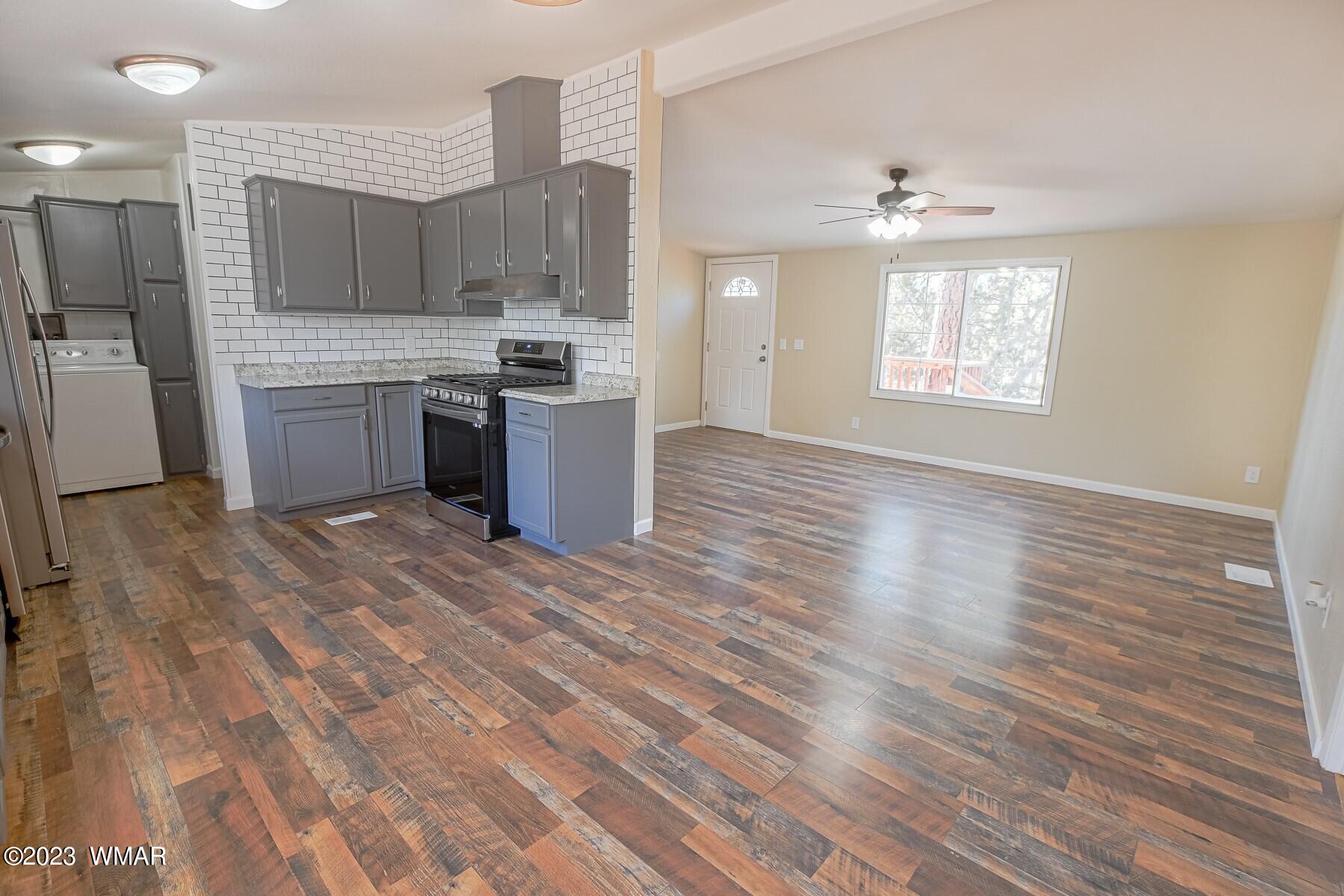 1033 Pine Ridge Drive Show Low, AZ 85901 - Photo 5 of 34